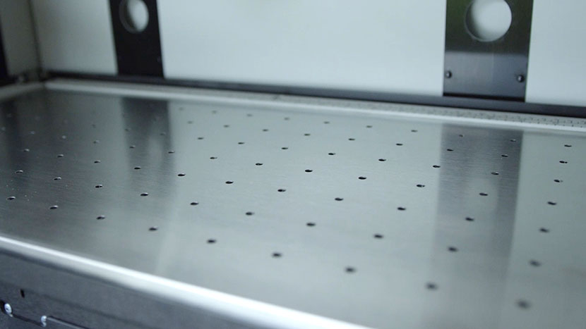 The engraving table provides a level flat surface for optimal engraving quality. The Mini/Helix engraving table.