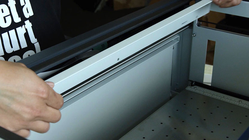 Remove the top panel Removing the top panel