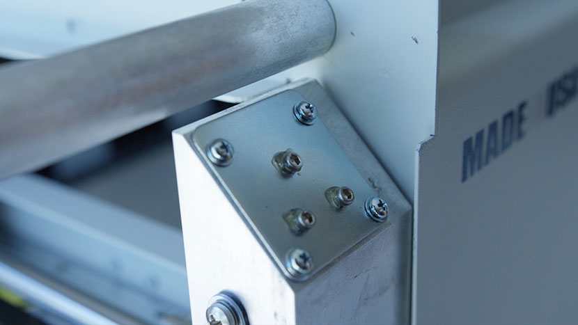 Some of the optics system is enclosed and more protected from dust and debris. The mirror at the top of the periscope housing.